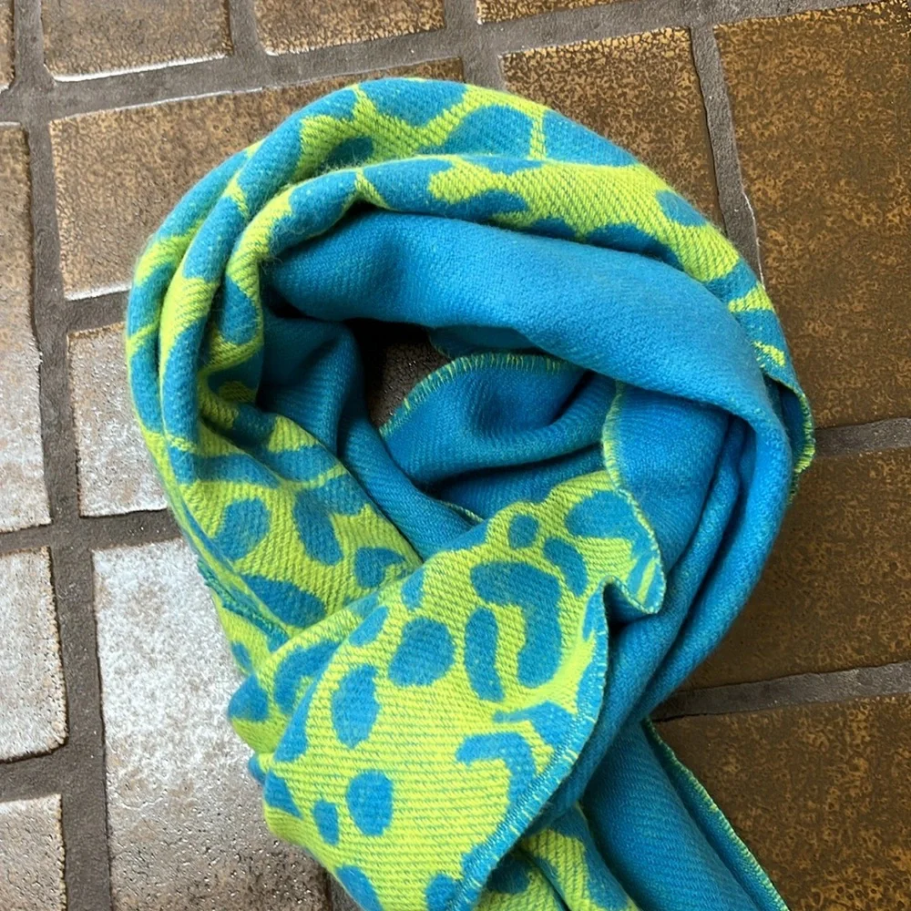 NWT Steve Madden Blue & Green Animal Print Reversible Fringe Scarf